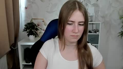 Snapshot of meganx_candy chatting on June 25, 2026, 12:31 pm Megan online show from June 25, 2026, 12:31 pm