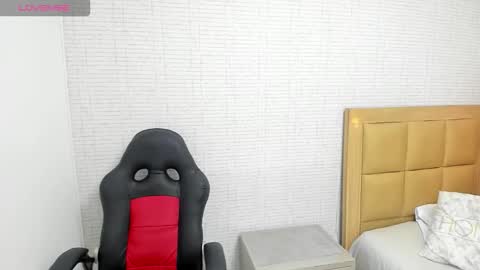 Snapshot of meganzarick chatting on September 24, 2025, 12:41 pm M E G A N online show from September 24, 2025, 12:41 pm