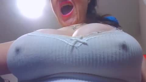 Snapshot of megatitsxx chatting on November 1, 2025, 12:07 pm SHAROLD online show from November 1, 2025, 12:07 pm