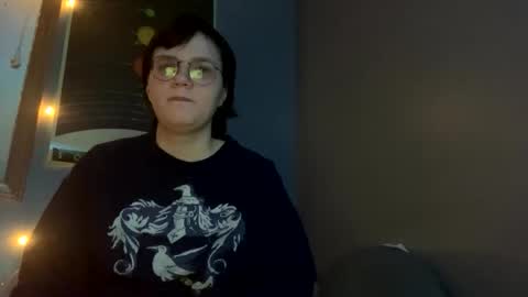 Megeggs online show from December 1, 2025, 6:29 am