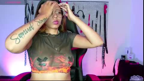 Snapshot of meggan_greey chatting on December 14, 2024, 11:07 am Your best slave online show from December 14, 2024, 11:07 am