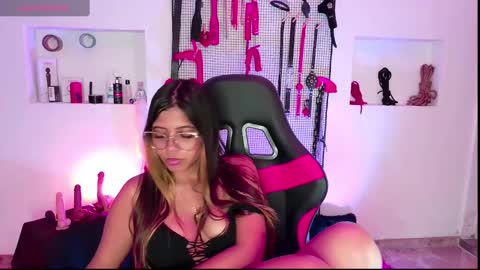 Snapshot of meggan_greey chatting on December 15, 2024, 5:31 pm Your best slave online show from December 15, 2024, 5:31 pm