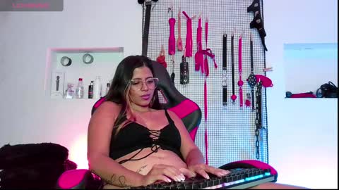 Snapshot of meggan_greey chatting on December 28, 2024, 6:29 pm Your best slave online show from December 28, 2024, 6:29 pm