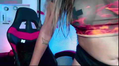 Snapshot of meggan_greey chatting on January 3, 2025, 8:32 pm Your best slave online show from January 3, 2025, 8:32 pm