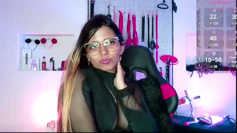 Snapshot of meggan_greey chatting on January 26, 2025, 3:06 am Your best slave online show from January 26, 2025, 3:06 am