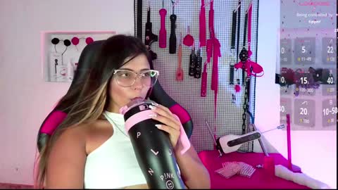 Snapshot of meggan_greey chatting on February 5, 2025, 8:46 pm Your best slave online show from February 5, 2025, 8:46 pm