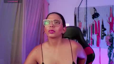 Snapshot of meggan_greey chatting on October 5, 2025, 10:18 pm Your best slave online show from October 5, 2025, 10:18 pm