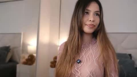Snapshot of meggui chatting on June 1, 2026, 9:22 am Meggui online show from June 1, 2026, 9:22 am