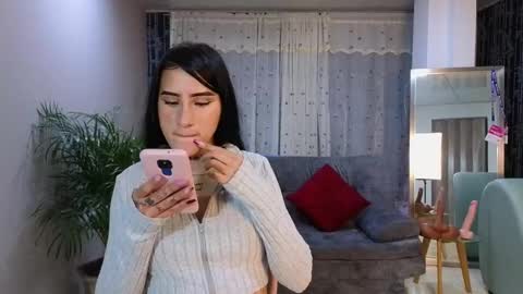 Snapshot of mei_naughtycat chatting on March 5, 2025, 11:38 pm Mei online show from March 5, 2025, 11:38 pm