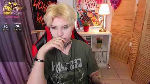 Snapshot of mekurisu chatting on March 1, 2025, 1:11 am mekurisu online show from March 1, 2025, 1:11 am