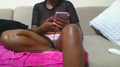 Snapshot of mel_candi94 chatting on February 16, 2025, 7:05 pm pretty online show from February 16, 2025, 7:05 pm