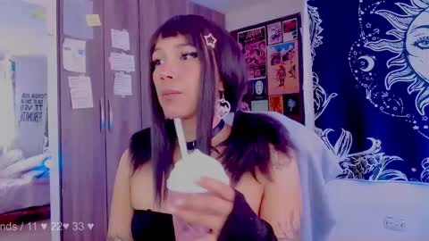 Snapshot of mel_dahlia chatting on October 13, 2025, 7:47 pm Melissa - - Please help me to reach 100 thumbs up online show from October 13, 2025, 7:47 pm