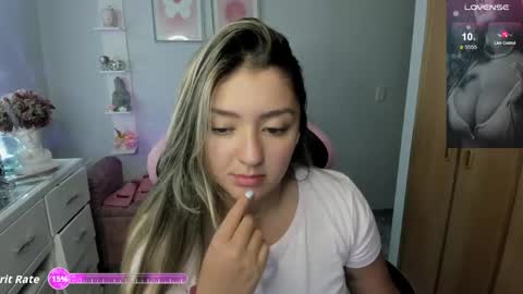 Melaany  online show from April 26, 2026, 12:52 am