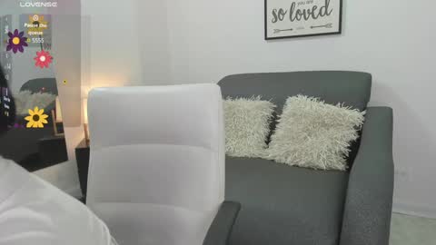 Snapshot of melan_owen chatting on January 19, 2025, 11:01 am melan_owen online show from January 19, 2025, 11:01 am