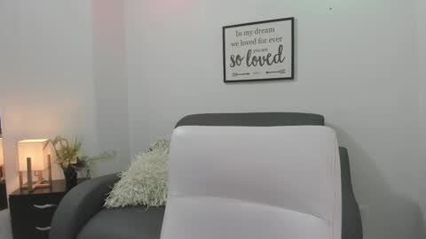 Snapshot of melan_owen chatting on January 24, 2025, 10:53 am melan_owen online show from January 24, 2025, 10:53 am