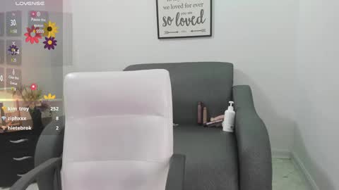 Snapshot of melan_owen chatting on January 29, 2025, 8:04 pm melan_owen online show from January 29, 2025, 8:04 pm