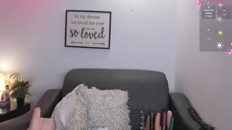 Snapshot of melan_owen chatting on September 10, 2025, 11:21 am melan_owen online show from September 10, 2025, 11:21 am