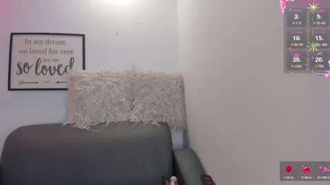 Snapshot of melan_owen chatting on October 5, 2025, 11:08 am melan_owen online show from October 5, 2025, 11:08 am