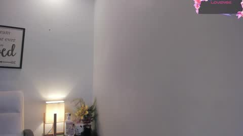 Snapshot of melan_owen chatting on October 18, 2025, 10:38 am melan_owen online show from October 18, 2025, 10:38 am