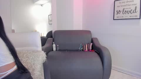 Snapshot of melan_owen chatting on November 26, 2025, 7:15 pm melan_owen online show from November 26, 2025, 7:15 pm