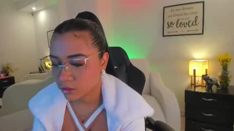 Snapshot of melan_owen chatting on June 20, 2026, 11:02 am melan_owen online show from June 20, 2026, 11:02 am