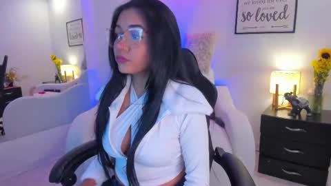 Snapshot of melan_owen chatting on June 28, 2026, 11:05 am melan_owen online show from June 28, 2026, 11:05 am