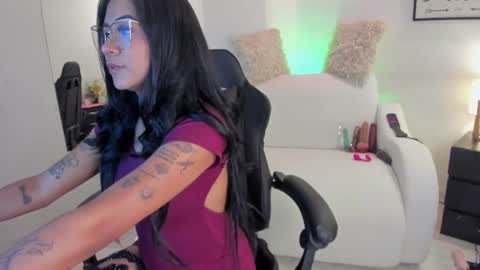 Snapshot of melan_owen chatting on July 4, 2026, 3:29 pm melan_owen online show from July 4, 2026, 3:29 pm