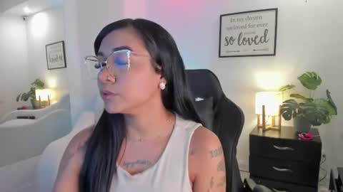 Snapshot of melan_owen chatting on July 10, 2026, 10:51 am melan_owen online show from July 10, 2026, 10:51 am