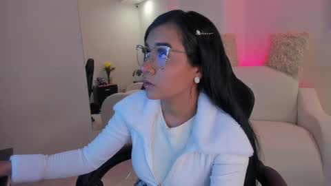 Snapshot of melan_owen chatting on July 12, 2026, 11:01 am melan_owen online show from July 12, 2026, 11:01 am