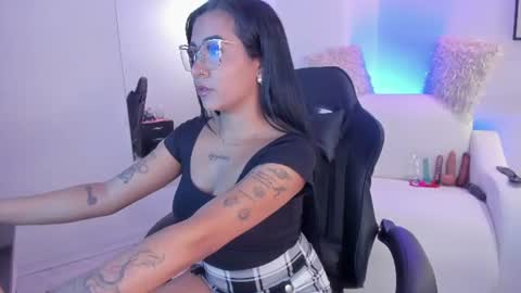 Snapshot of melan_owen chatting on July 24, 2026, 2:04 pm melan_owen online show from July 24, 2026, 2:04 pm