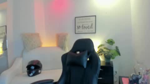Snapshot of melan_owen chatting on July 26, 2026, 10:33 am melan_owen online show from July 26, 2026, 10:33 am