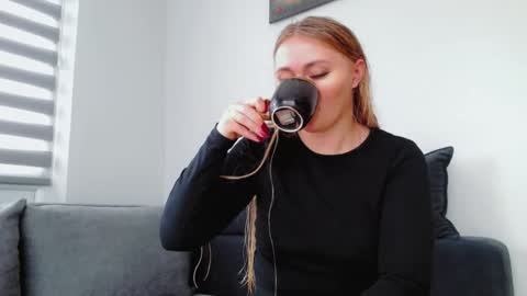 Snapshot of melani_a chatting on January 6, 2026, 12:09 pm Melania online show from January 6, 2026, 12:09 pm