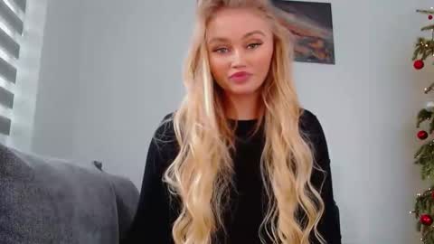 Snapshot of melani_a chatting on January 13, 2026, 11:26 am Melania online show from January 13, 2026, 11:26 am