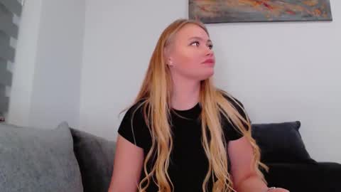 Snapshot of melani_a chatting on January 15, 2026, 12:48 am Melania online show from January 15, 2026, 12:48 am