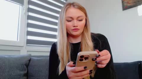 Snapshot of melani_a chatting on March 14, 2026, 10:21 am Melania online show from March 14, 2026, 10:21 am