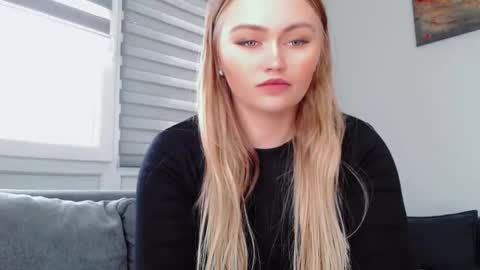 Snapshot of melani_a chatting on April 26, 2026, 12:03 pm Melania online show from April 26, 2026, 12:03 pm