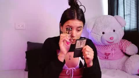 Snapshot of melani_bear chatting on May 25, 2026, 2:34 pm MELANI online show from May 25, 2026, 2:34 pm