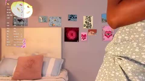 Snapshot of melania_rousse chatting on July 30, 2026, 2:21 am melania_rousse online show from July 30, 2026, 2:21 am