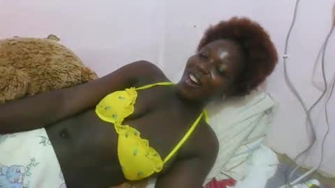 Snapshot of melanie_bae1 chatting on May 14, 2026, 7:26 am melanie_bae1 online show from May 14, 2026, 7:26 am