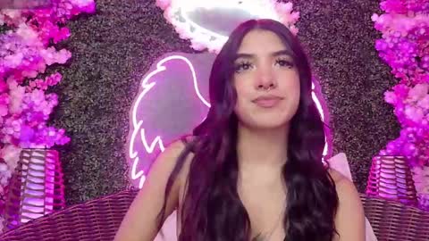 Melanie online show from September 24, 2025, 3:32 am