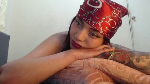 Melanie roux  online show from January 17, 2025, 9:50 pm