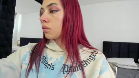 Melanie roux  online show from April 23, 2026, 12:40 pm