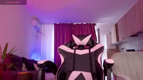 melanie_way online show from July 8, 2026, 1:04 pm