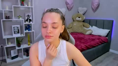 MelanieAlves online show from March 22, 2026, 6:33 pm