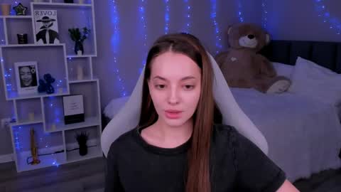 MelanieAlves online show from April 29, 2026, 3:05 pm