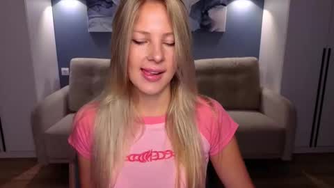 Snapshot of melaniebennett chatting on September 25, 2025, 6:28 am Melanie Bennett online show from September 25, 2025, 6:28 am