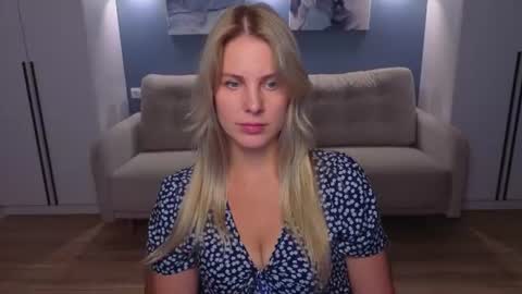 Snapshot of melaniebennett chatting on August 2, 2026, 9:19 am Melanie Bennett online show from August 2, 2026, 9:19 am