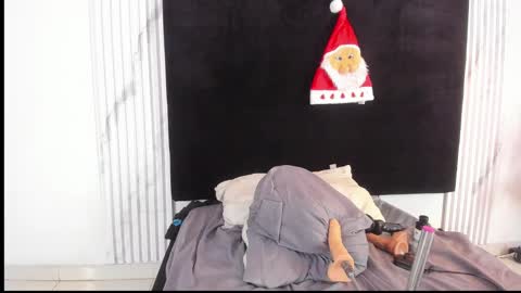 Melaniecooper online show from December 16, 2024, 9:09 pm