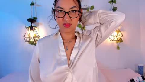 Melanie online show from August 1, 2026, 2:33 am