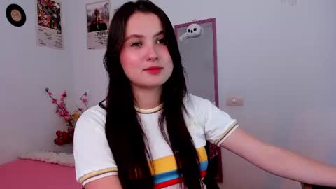Snapshot of melanieev chatting on June 17, 2026, 4:08 pm mel online show from June 17, 2026, 4:08 pm